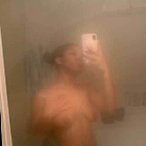 Rouxxlette @rouxxlette cover picture